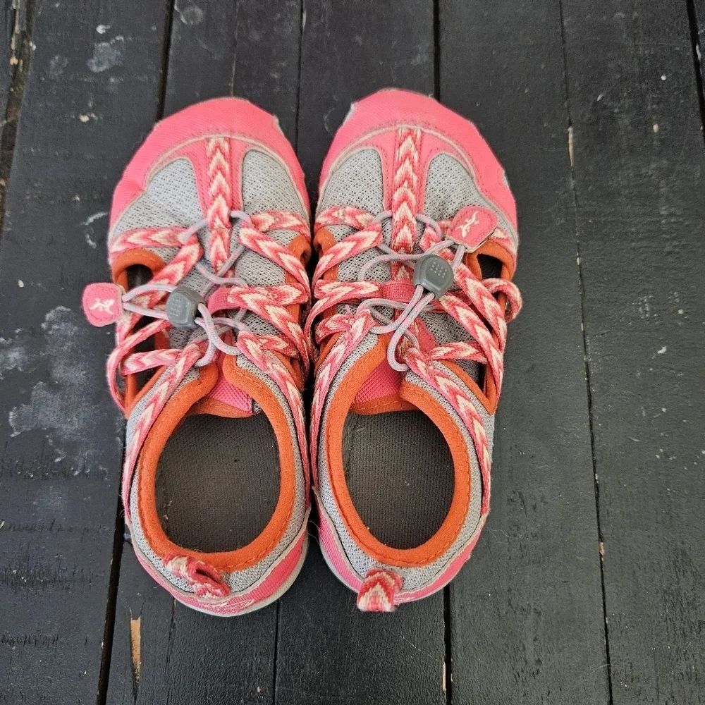 Chaco Outcross Kids Girls 12 Coral Pink Grey Water Shoes Outdoor Hiking Sandals